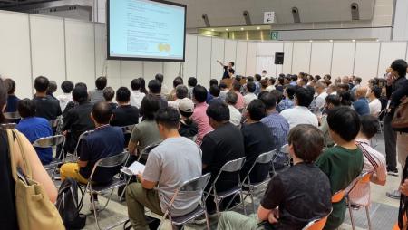NISAブームの裏で加速する“投資の偏り”に警鐘!保険を NISAブームの裏で加速する“投資の偏り”に警鐘!保険を