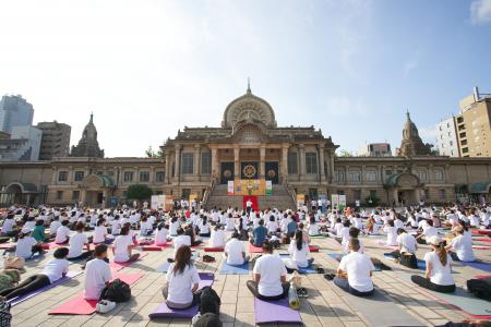 ヨガ発祥の国・インドが届ける、特別な朝のヨガutf-8 ヨガ発祥の国・インドが届ける、特別な朝のヨガutf-8