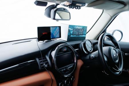 古い車もスマート化!車内をモバイルエンタメ空utf-8 古い車もスマート化!車内をモバイルエンタメ空utf-8