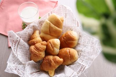 「パン専用茶」がカネカ食品から登場!ミルク51%配合 「パン専用茶」がカネカ食品から登場!ミルク51%配合
