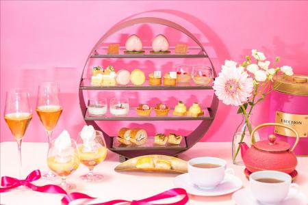 フォションホテル京都にて「紀の里の桃」を使用したメ フォションホテル京都にて「紀の里の桃」を使用したメ