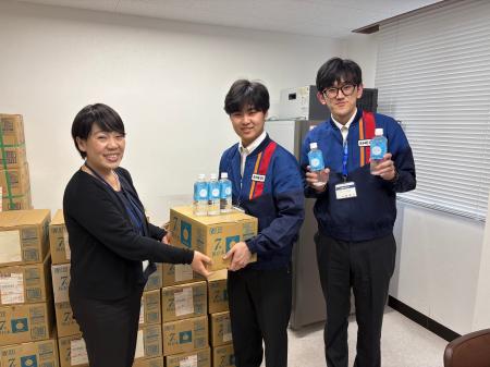福祉現場から「飲料水の寄付は貴重」との声をいただけ 福祉現場から「飲料水の寄付は貴重」との声をいただけ