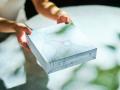 “引き算の美しさ”から生まれるクッキー缶『Essence』 “引き算の美しさ”から生まれるクッキー缶『Essence』