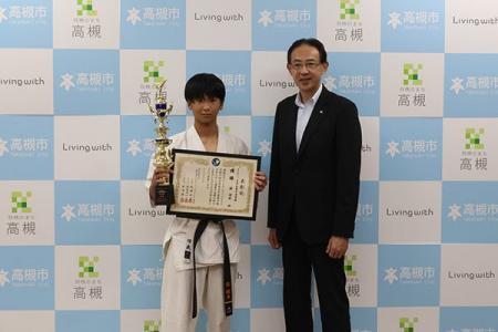 高槻市立第七中学3年生の濱煌我さんが空手道の全国大 高槻市立第七中学3年生の濱煌我さんが空手道の全国大
