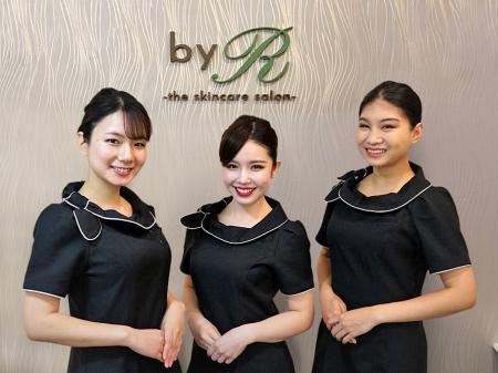 美容機器や化粧品の企画販売・全国52店舗で美容肌管理 美容機器や化粧品の企画販売・全国52店舗で美容肌管理