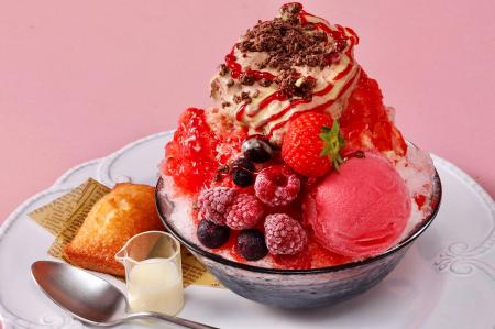 【パティスリー&カフェデリーモ】まるでパフェのよう 【パティスリー&カフェデリーモ】まるでパフェのよう