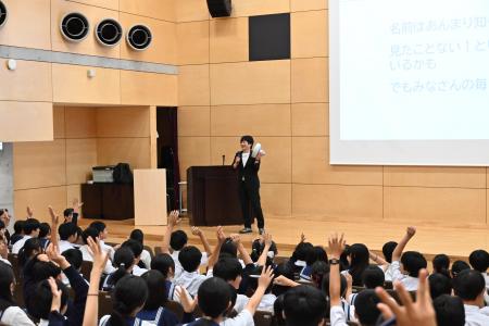 NGK株式会社による特別講演会を開催 NGK株式会社による特別講演会を開催