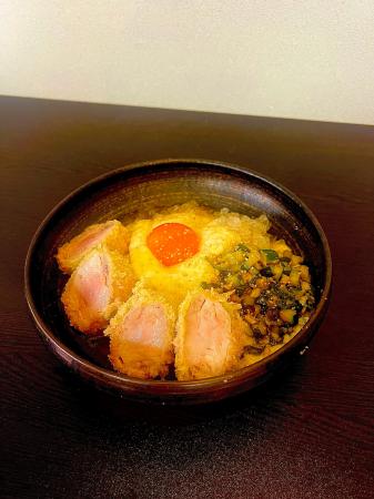 夏は揚げ物が売れない──。この業界の常識を覆すため、 夏は揚げ物が売れない──。この業界の常識を覆すため、