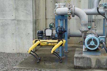 コスモ石油堺製油所で四足歩行ロボットを活用した設備 コスモ石油堺製油所で四足歩行ロボットを活用した設備