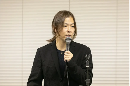 投資家・マイキー佐野、5万部突破の新刊『ずる賢い人 投資家・マイキー佐野、5万部突破の新刊『ずる賢い人