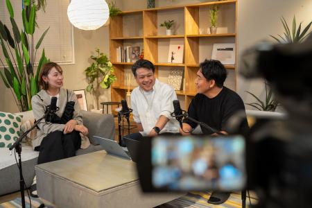 企業ポッドキャストに「観る」という選択肢を。SHOBER 企業ポッドキャストに「観る」という選択肢を。SHOBER