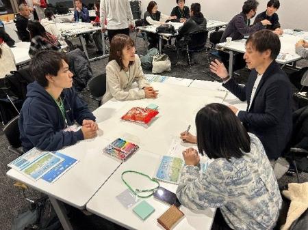 著名アドバイザーが伴走支援! 日本経済新聞社、若手 著名アドバイザーが伴走支援! 日本経済新聞社、若手