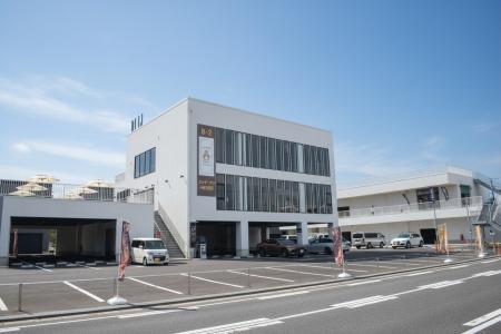 千葉県一宮町初(※)の本格的な複合型商業施設“海×夜” 千葉県一宮町初(※)の本格的な複合型商業施設“海×夜”