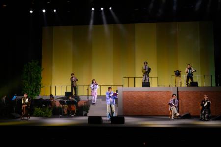 映像演出×生演奏×朗読が織りなす新たなエンターテイン 映像演出×生演奏×朗読が織りなす新たなエンターテイン