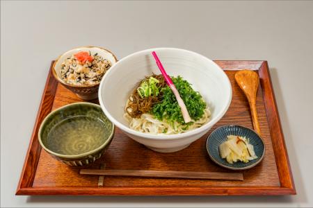 沖縄生まれの、美味しくてエネルギーに満ちたソウルフ 沖縄生まれの、美味しくてエネルギーに満ちたソウルフ
