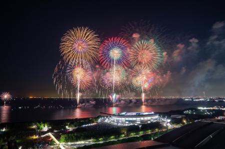 まだ間に合う特等席!夏の夜空を彩る花火プラン、好評 まだ間に合う特等席!夏の夜空を彩る花火プラン、好評