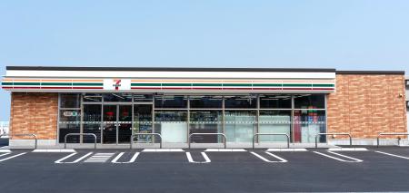 資源循環を目指した最新型の環境配慮店舗 国産木材を 資源循環を目指した最新型の環境配慮店舗 国産木材を