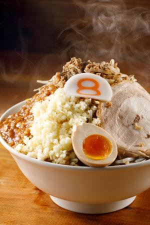 【総重量1.6kg】金澤醤油豚骨8番らーめん、麺2.5玉の 【総重量1.6kg】金澤醤油豚骨8番らーめん、麺2.5玉の