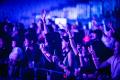 大迫力の音響、照明、圧倒的なレーザー。全身で感じる 大迫力の音響、照明、圧倒的なレーザー。全身で感じる
