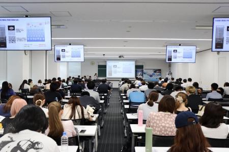 水インフラへの理解促進へ 新潟薬科大学で出前授業を 水インフラへの理解促進へ 新潟薬科大学で出前授業を