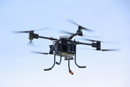 【実施報告】日本最大級の積載量を誇る大型ドローン「 【実施報告】日本最大級の積載量を誇る大型ドローン「