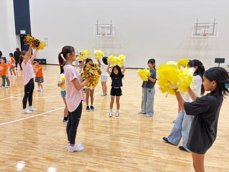 初のキッズダンスを実施「沖縄市民 子どもスポーツ教 初のキッズダンスを実施「沖縄市民 子どもスポーツ教