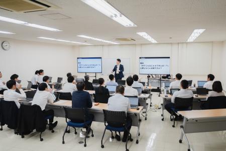 「AIなしでは仕事ができない」―― 9部署の実務が変わっ 「AIなしでは仕事ができない」―― 9部署の実務が変わっ
