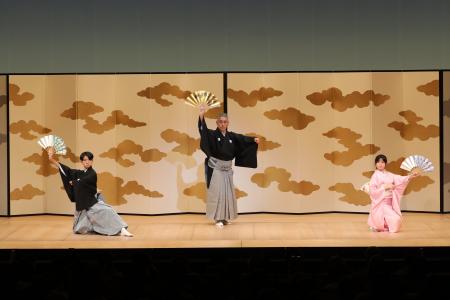 十三代目市川團十郎白猿、四代目市川ぼたん、八代目市 十三代目市川團十郎白猿、四代目市川ぼたん、八代目市