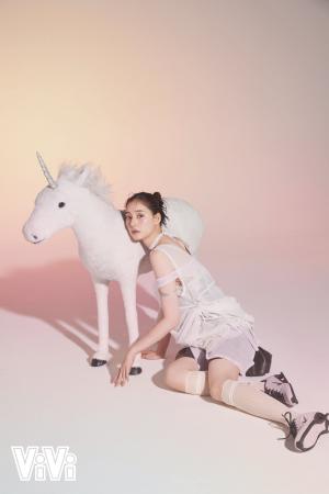 新木優子、念願のViVi初登場! 圧倒的な透明感を堪能 新木優子、念願のViVi初登場! 圧倒的な透明感を堪能