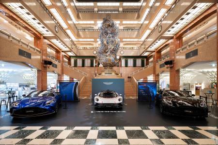 アストンマーティン、日本橋三越「英国展」にてValhal アストンマーティン、日本橋三越「英国展」にてValhal