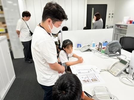 子どもたちが「チャレンジ課」としてお仕事体験!トー 子どもたちが「チャレンジ課」としてお仕事体験!トー