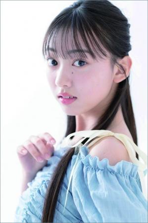 鎌田英怜奈、17歳の誕生日に“初カレンダー”を発表! 鎌田英怜奈、17歳の誕生日に“初カレンダー”を発表!