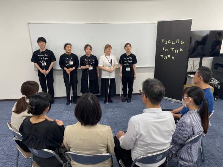 東京都立八王子盲学校で「ダイアログ・イン・ザ・ダー 東京都立八王子盲学校で「ダイアログ・イン・ザ・ダー