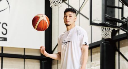 BFIVE、岩手ビッグブルズ主将・関屋心選手とアンバサ BFIVE、岩手ビッグブルズ主将・関屋心選手とアンバサ
