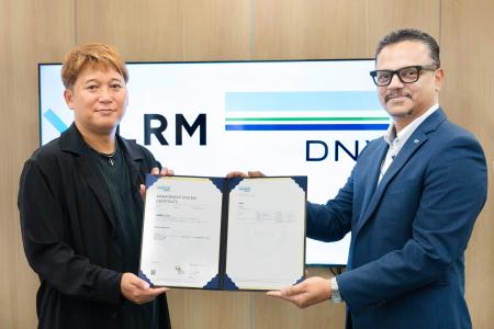 DNVグループとして日本初のISO/IEC 42001(AIマネジメ DNVグループとして日本初のISO/IEC 42001(AIマネジメ