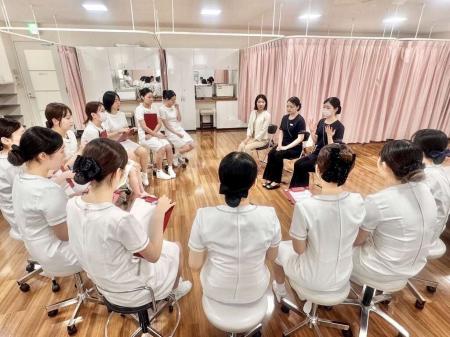 「手順を覚える」から「お客様のために考える」へ。大 「手順を覚える」から「お客様のために考える」へ。大