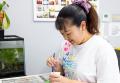 <草花木果×PICFA> あざやかな色彩のアートを纏う「 <草花木果×PICFA> あざやかな色彩のアートを纏う「