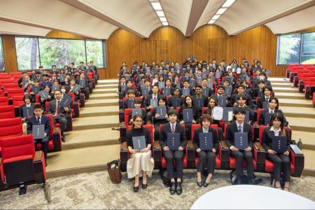 成績上位20%に最大360万円を給付。名古屋商科大学、20 成績上位20%に最大360万円を給付。名古屋商科大学、20