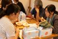 9月が旬の「硬くて甘い桃」。収穫・食べ比べツアーを9 9月が旬の「硬くて甘い桃」。収穫・食べ比べツアーを9