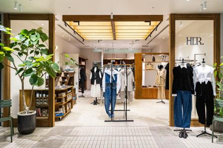 HER. NEWoMan新宿店がオープン。ブランドの世界観を体 HER. NEWoMan新宿店がオープン。ブランドの世界観を体