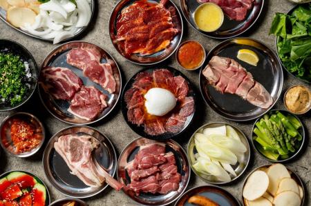 札幌・すすきので国産羊肉のジンギスカンを。「札幌ジ 札幌・すすきので国産羊肉のジンギスカンを。「札幌ジ
