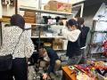 唐津の高校生がデザインした櫛を、岡山の大学生が自作 唐津の高校生がデザインした櫛を、岡山の大学生が自作