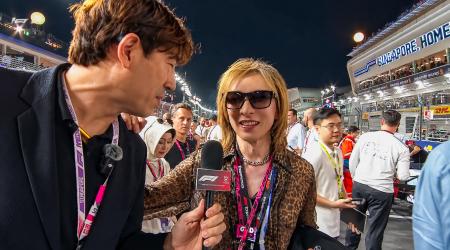 YOSHIKI 、熱戦のF1シンガポールGP決勝前のパドックに YOSHIKI 、熱戦のF1シンガポールGP決勝前のパドックに