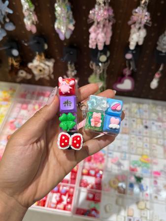 “カチカチ”が人気の「キーボードキーホルダー」、累計 “カチカチ”が人気の「キーボードキーホルダー」、累計