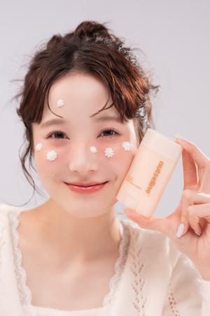 モデル・本田紗来さんが「ロフト Kコスメフェスティバ モデル・本田紗来さんが「ロフト Kコスメフェスティバ