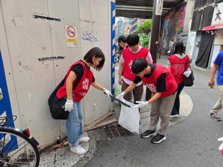 約500人が赤いビブスをまとい、京橋の街へ!「END POL 約500人が赤いビブスをまとい、京橋の街へ!「END POL