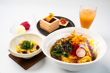 高山の夜にも、ヴィーガンラーメンを。「Vegan 美菜ラ 高山の夜にも、ヴィーガンラーメンを。「Vegan 美菜ラ