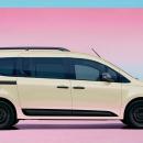 7シートを備える大きな室内空間を持ちサハラ砂漠の砂