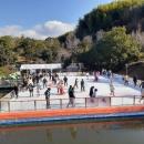 道の駅四季の郷公園内「AOZORA ICE PARK」がにぎわい