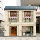 Ami Paris 表参道ポップアップの店内を桜で装飾し、一